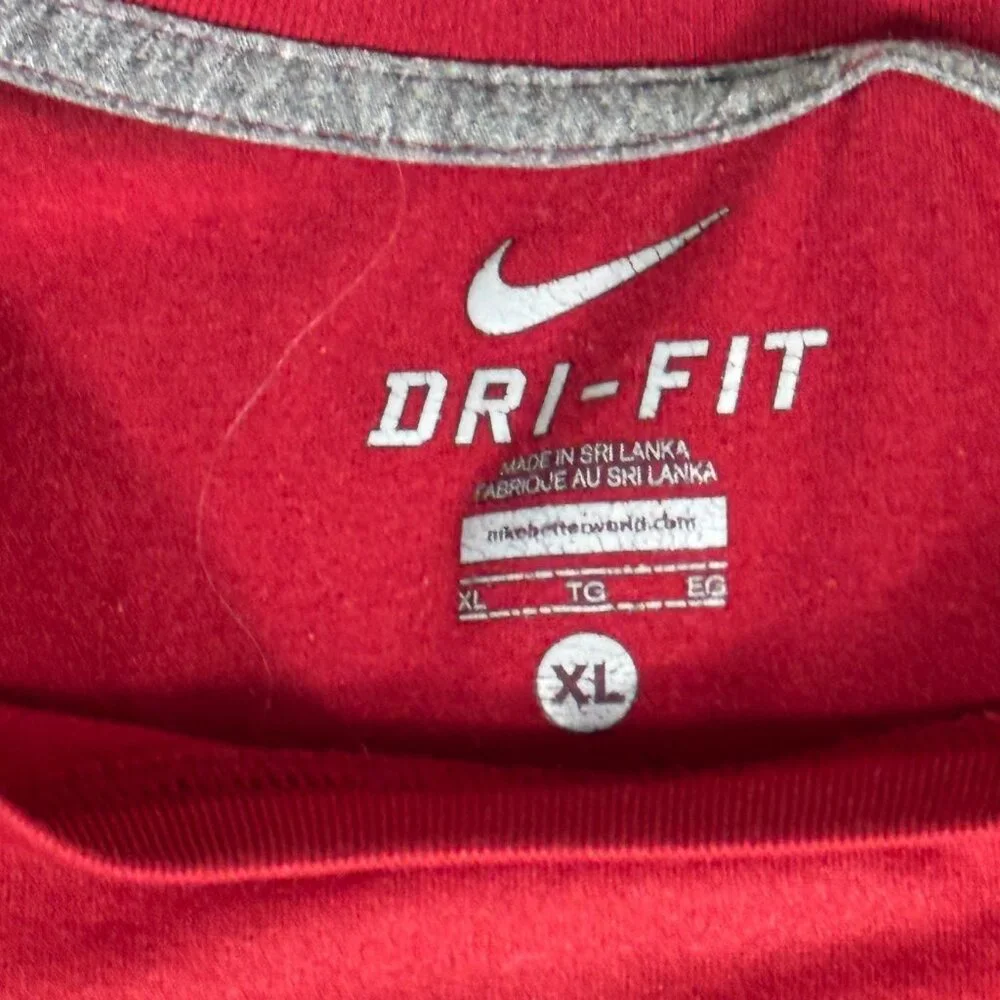 Nike Dri Fit Men's T-Shirt Red Crew‎ Neck Short Sleeve Performance Comfy Size XL